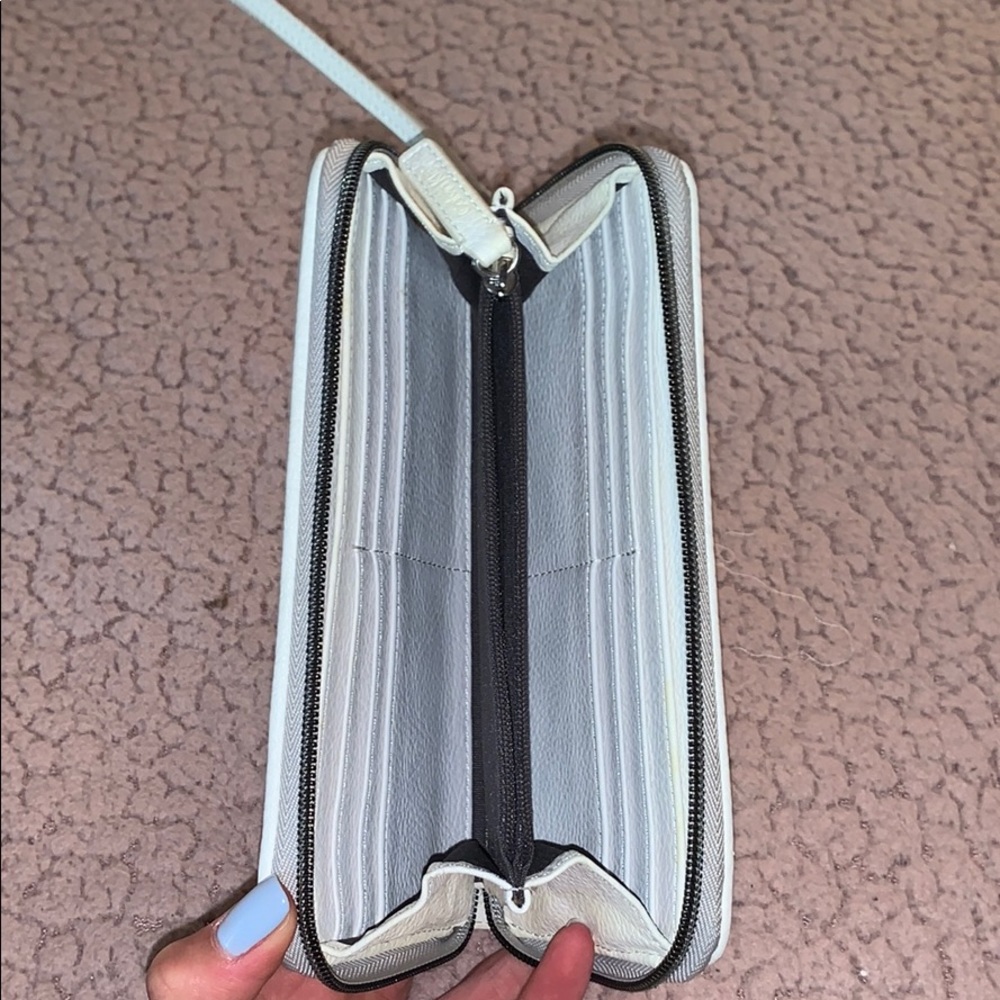 Super trendy Calvin Klein wallet with wristlet! - Picture 3 of 3